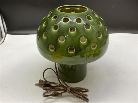 1960s GREEN MUSHROOM TABLE LAMP (9.5” TALL)