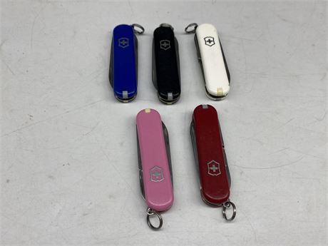 5 VARIOUS COLOURED SWISS ARMY KNIVES