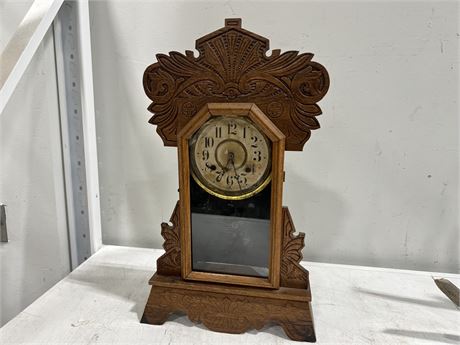 ANTIQUE NEW HAVEN MANTLE CLOCK (23” tall)