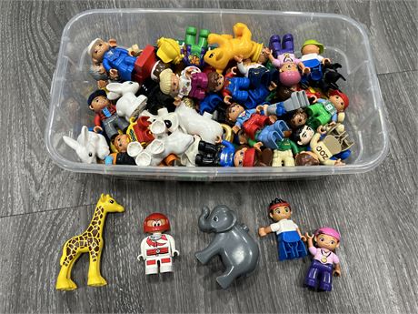 TUB OF LEGO DUPLO FIGURES & ANIMALS