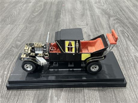 1:18 SCALE MUNSTERS KOACH DIECAST FROM THE TV SHOW