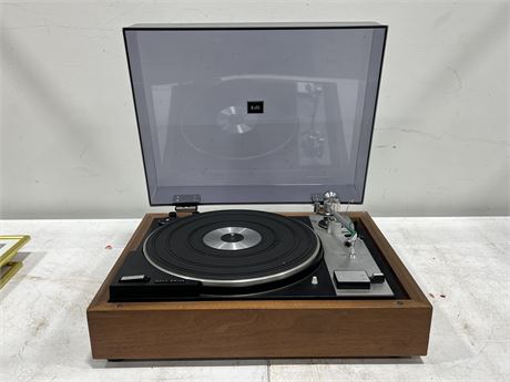 LG STEREO COMPONENT TURNTABLE - UNTESTED