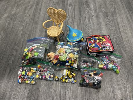 LOT OF ASSORTED TOYS/FIGURES - TECH DECK, MINIONS + OTHERS