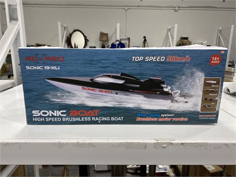 RC PRO SONIC RACING BOAT COMPLETE IN BOX