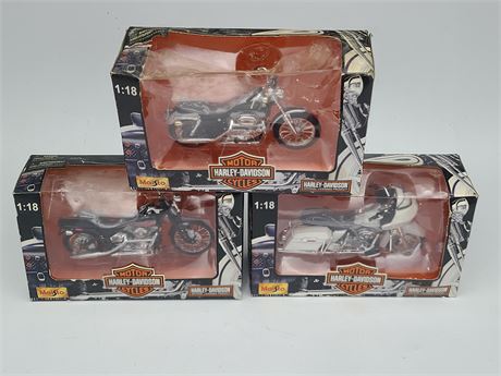 3 HARLEY DAVIDSON MOTORCYCLES IN BOX
