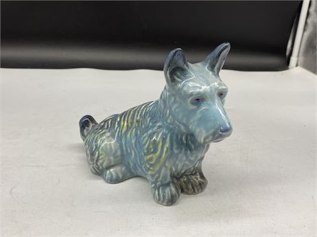 LARGE SIZE BLUE 1930s POTTERY BESWICK STYLE SCOTTY DOG (8”long)