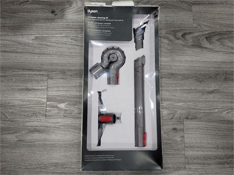 DYSON COMPLETE CLEANING KIT
