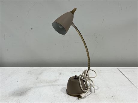 VINTAGE DESK LAMP (15”)