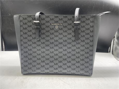 NEW WITH TAGS MICHAEL KORS PURSE