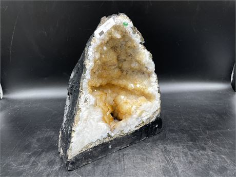 CITRINE CATHEDRAL GEODE (10.50kg / 10” TALL)