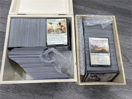 LOT OF MAGIC THE GATHERING CARDS