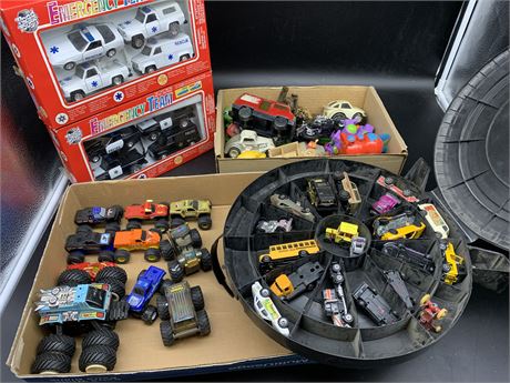 LOT OF MISC TOY CARS & STORAGE CASE