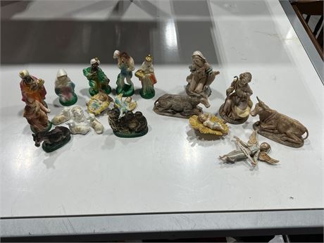 2 VINTAGE NATIVITY SETS - MADE IN JAPAN & ITALY