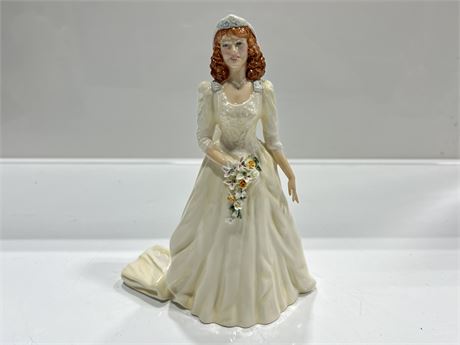 ROYAL DOULTON THE DUCHESS OF YORK FIGURE - EXCELLENT CONDITION (9” tall)