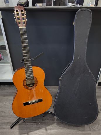 GOYA BY MARTIN M-10 GUITAR WITH CASE STAND