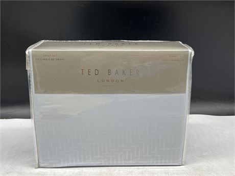 TED BAKER SHEET SET - RETAIL $190.00
