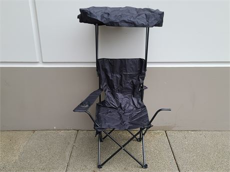 HOODED CAMP CHAIR