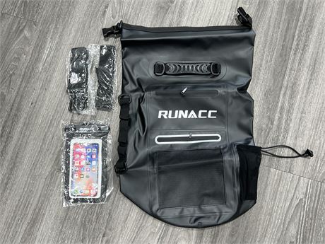 (NEW) RUNACC DRY BAG W/WATERPROOF PHONE CASE