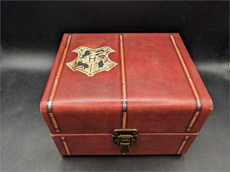 HARRY POTTER YEARS 1-5 - LIMITED EDITION COLLECTORS HOGWARTS TRUNK - EXCELLENT