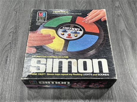 VINTAGE IN BOX SIMON SAYS GAME SYSTEM (WORKS)