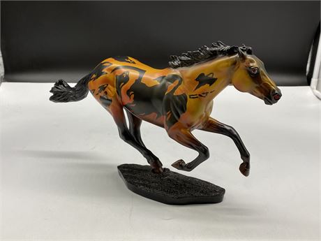 BREYER HALLOWEEN HORSE W/STAND (13” long)
