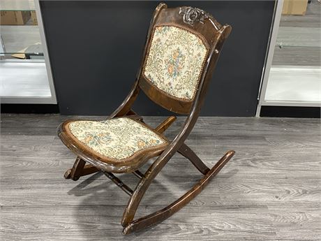 ANTIQUE FOLD UP ROCKING CHAIR