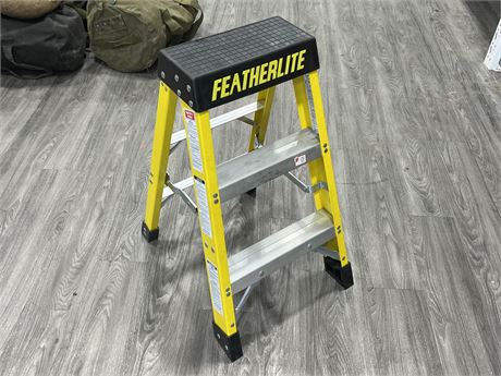 FEATHERLITE COLLAPSABLE LADDER (30” tall)