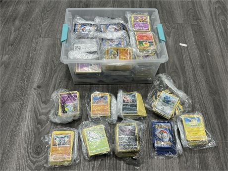 LARGE COLLECTION OF POKÉMON CARDS