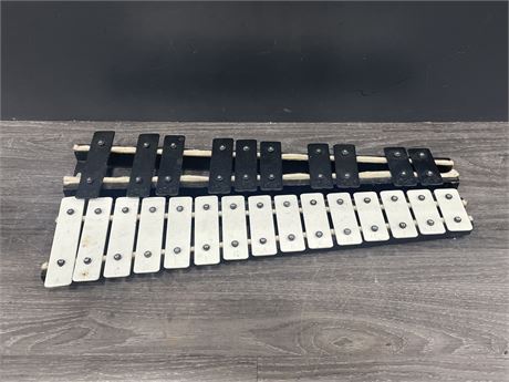 PARAGON PERCUSSION XYLOPHONE - 21” WIDE