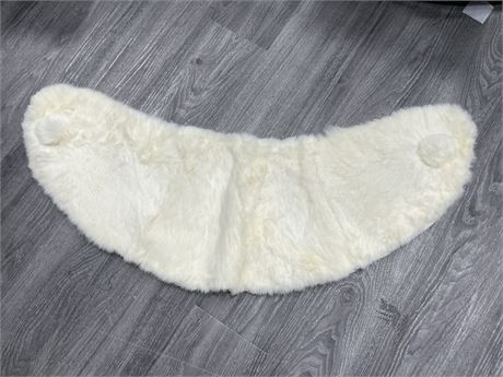 VINTAGE MADE IN USA RABBIT FUR CAPE 37”x17”