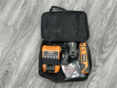 RIGID R8223404 TOOL W/BATTERY, CHARGER & BAG - WORKS