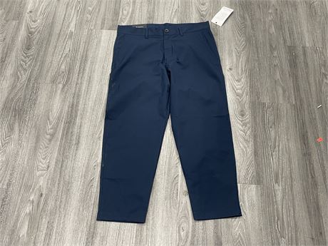 (NEW WITH TAGS) LULULEMON MENS RELAXED TAPERED TROUSER SIZE 36