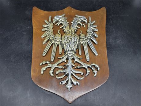 HEAVY METAL AND WOOD COAT OF ARMS (16.2" tall)