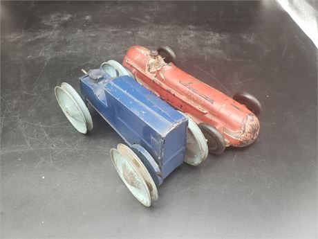2 VINTAGE TOY CARS (SCHUCO PICCOLO/WIND UP CAR)