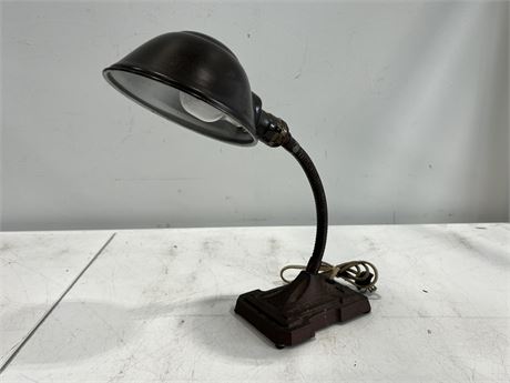 ART DECO CAST IRON GOOSENECK TABLE LAMP - WORKS (15” tall)