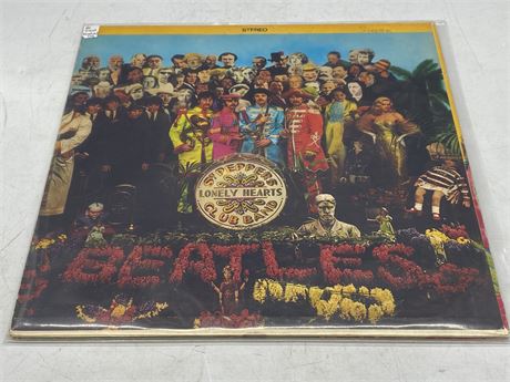 THE BEATLES - SGT. PEPPERS LONELY HEARTS CLUB BAND - VG (slightly scratched)