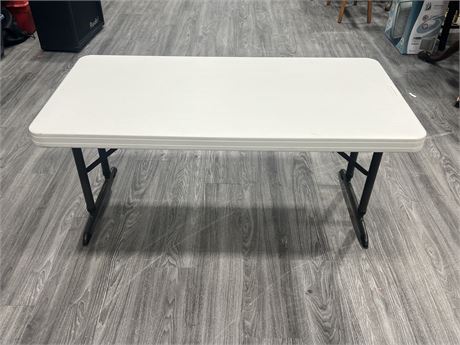 FOLDING LIFETIME TABLE (4ft wide)