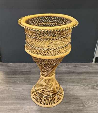 VINTAGE WICKER PLANT STAND (16"dm - 27"height)