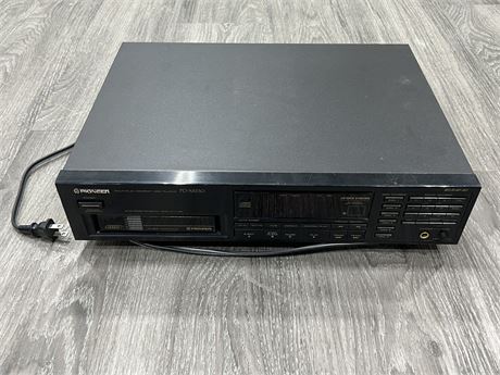 PIONEER COMPACT DISC PLAYER PD-M530