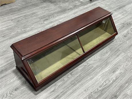 VINTAGE MAHOGANY / GLASS ANGLED TOP DISPLAY CASE (4ft wide)
