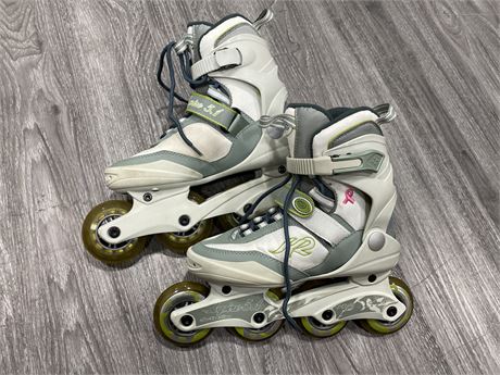 LIKE NEW ADULT ROLLER BLADES SIZE 6