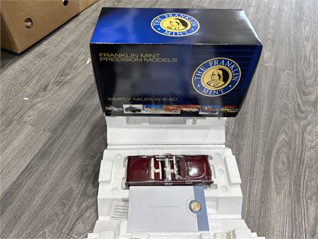 FRANKLIN MINT 1:24 SCALE 1961 LINCOLN CONTINENTAL DIECAST - MINT IN BOX
