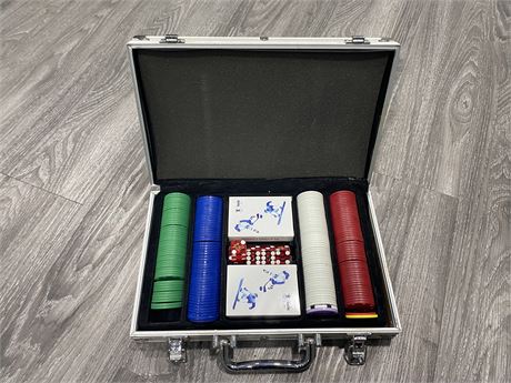 POKER SET IN CASE W/ NEW 2010 OLYMPICS CARDS