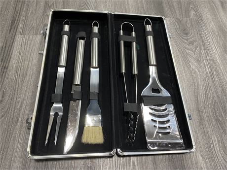 STAINLESS STEEL BBQ SET