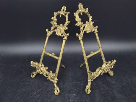 2 BRASS VINTAGE PICTURE HOLDERS (10")