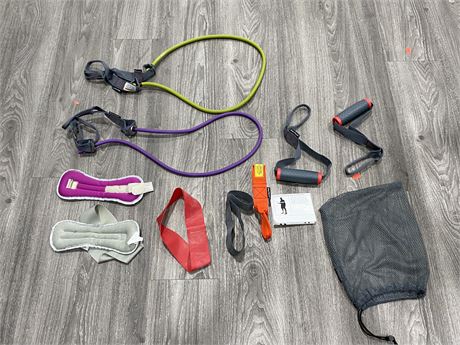 LOT OF VARIOUS SMALL EXERCISE EQUIPMENT
