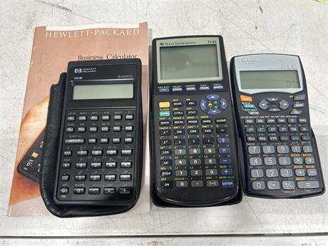 3 GRAPHING CALCULATORS W/TEXAS INSTRUMENTS GRAPHING CALCULATOR