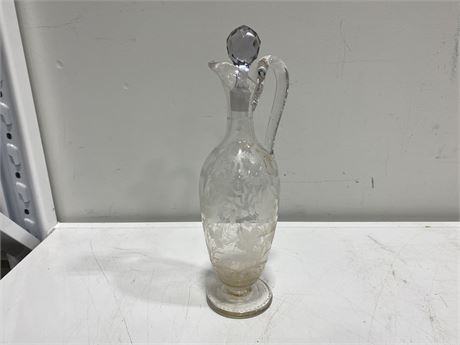 1870s CRYSTAL ETCHED GLASS DECANTER (13”)