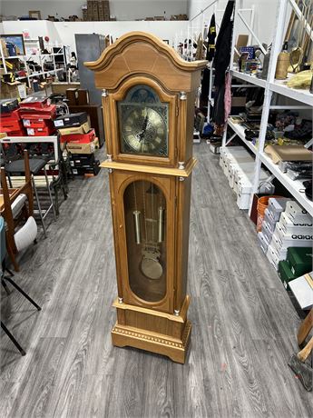 GRANDFATHER CLOCK - BATTERY OPERATED (71” tall)