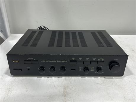 TEAC A-X55 INTEGRATED STEREO AMP - LIGHTS UP